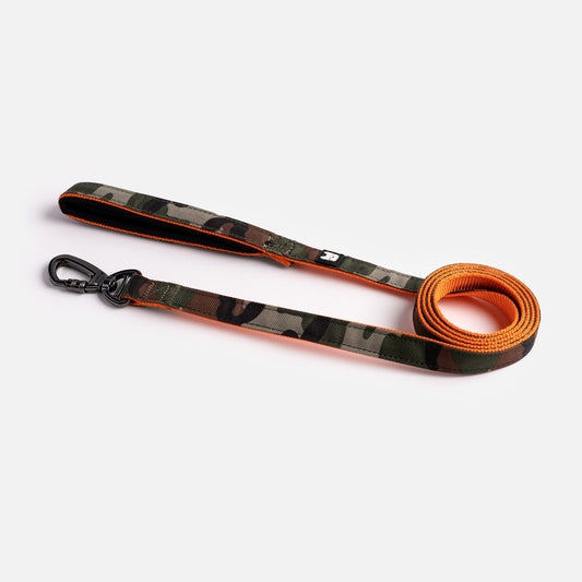 Camo Commander: The Paw-fect Poplin Leash for Stealth Walks
