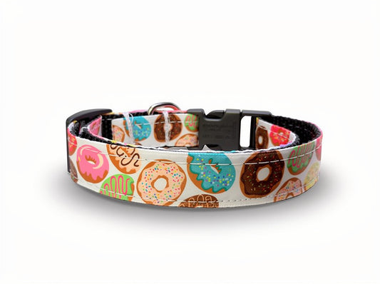 Sprinkle-covered donut dog collar brings sweet style and everyday comfort to your small pup with a bright, durable, adjustable design that’s perfect for daily walks. The secure side-release buckle and metal D-ring keep tags and leashes in place while the smooth strap and soft webbing sit comfortably on your dog’s neck.
Fun for SoCal adventures, this donut-print small dog collar is ideal for stumpy-legged stars at Corgi Beach Day in Huntington Beach, CA, and for pups strolling dog-friendly spots around Surf 