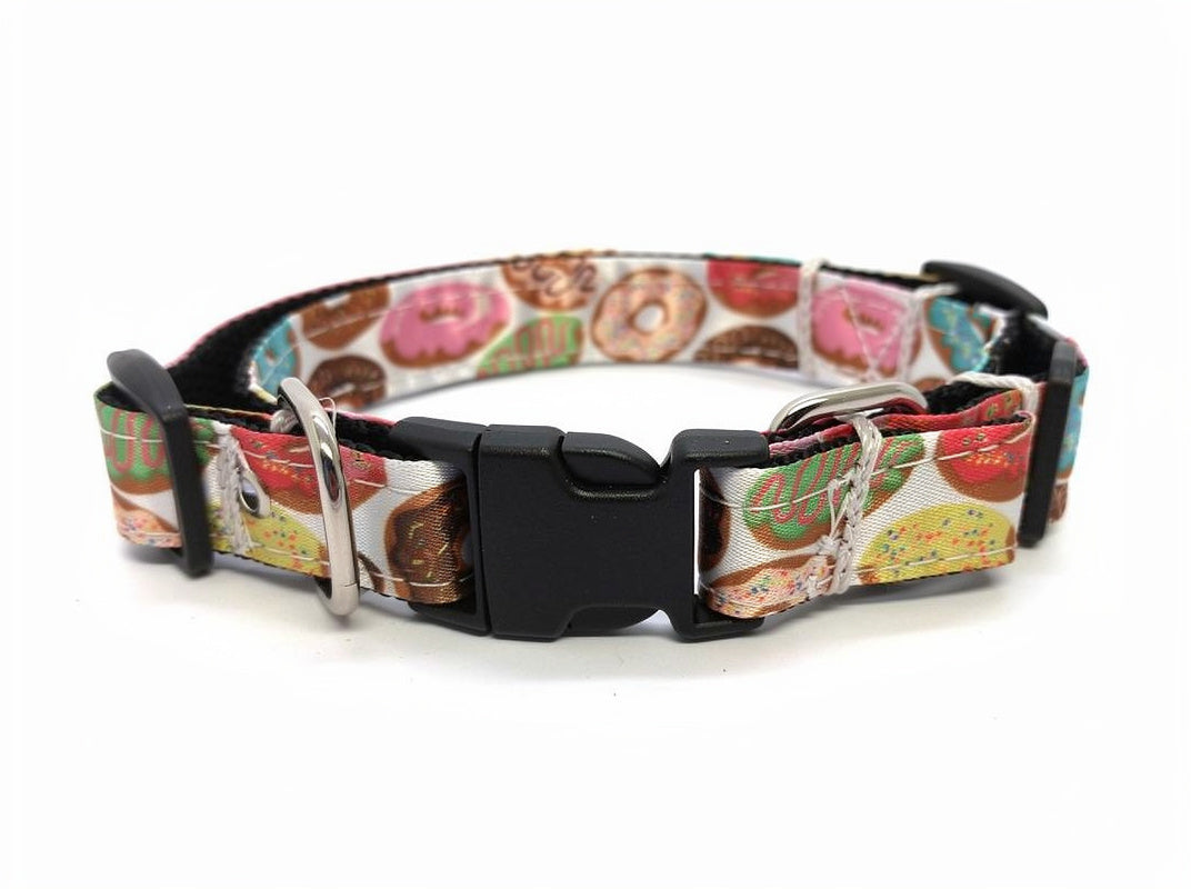 Sprinkle-covered donut dog collar brings sweet style and everyday comfort to your small pup with a bright, durable, adjustable design that’s perfect for daily walks. The secure side-release buckle and metal D-ring keep tags and leashes in place while the smooth strap and soft webbing sit comfortably on your dog’s neck.
Fun for SoCal adventures, this donut-print small dog collar is ideal for stumpy-legged stars at Corgi Beach Day in Huntington Beach, CA, and for pups strolling dog-friendly spots around Surf 