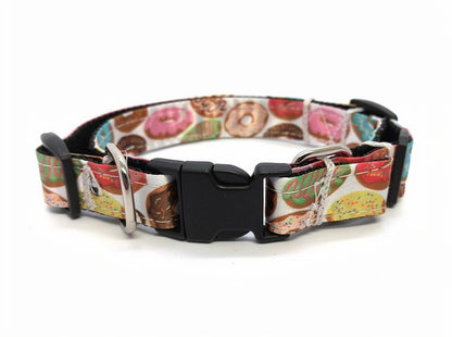 Sprinkle-covered donut dog collar brings sweet style and everyday comfort to your small pup with a bright, durable, adjustable design that’s perfect for daily walks. The secure side-release buckle and metal D-ring keep tags and leashes in place while the smooth strap and soft webbing sit comfortably on your dog’s neck.
Fun for SoCal adventures, this donut-print small dog collar is ideal for stumpy-legged stars at Corgi Beach Day in Huntington Beach, CA, and for pups strolling dog-friendly spots around Surf 
